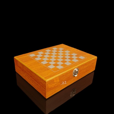 Подарочный набор Шахматы с флягой Девичья башня "Maiden's Tower"